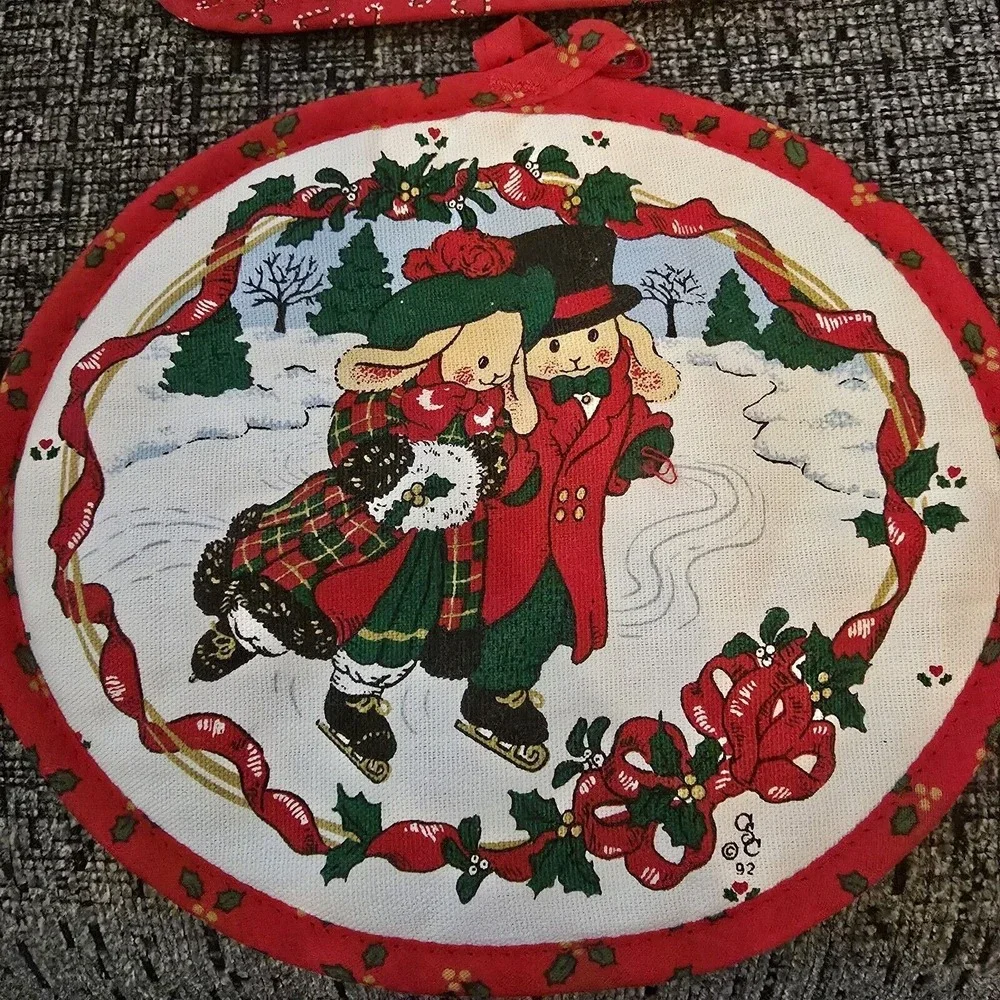 Cecil Saydah Company Christmas Santa Holiday Kitchen Towel Pot Holder Set‎ VTG